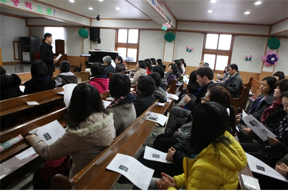 <충무교회 내에서 호주 선교사 관련 해설>