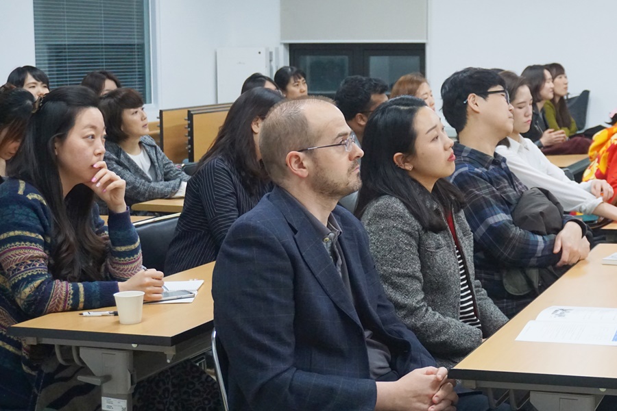 개강식에 참석중인 수강생들의 모습