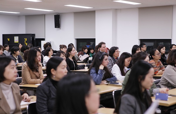 번역원 4층 대강당에서 진행된 개강식