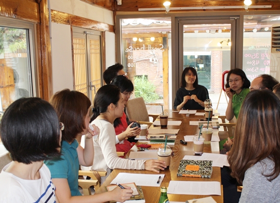 종로구 삼청동의 한 카페에서 진행된 한강 작가와의 만남